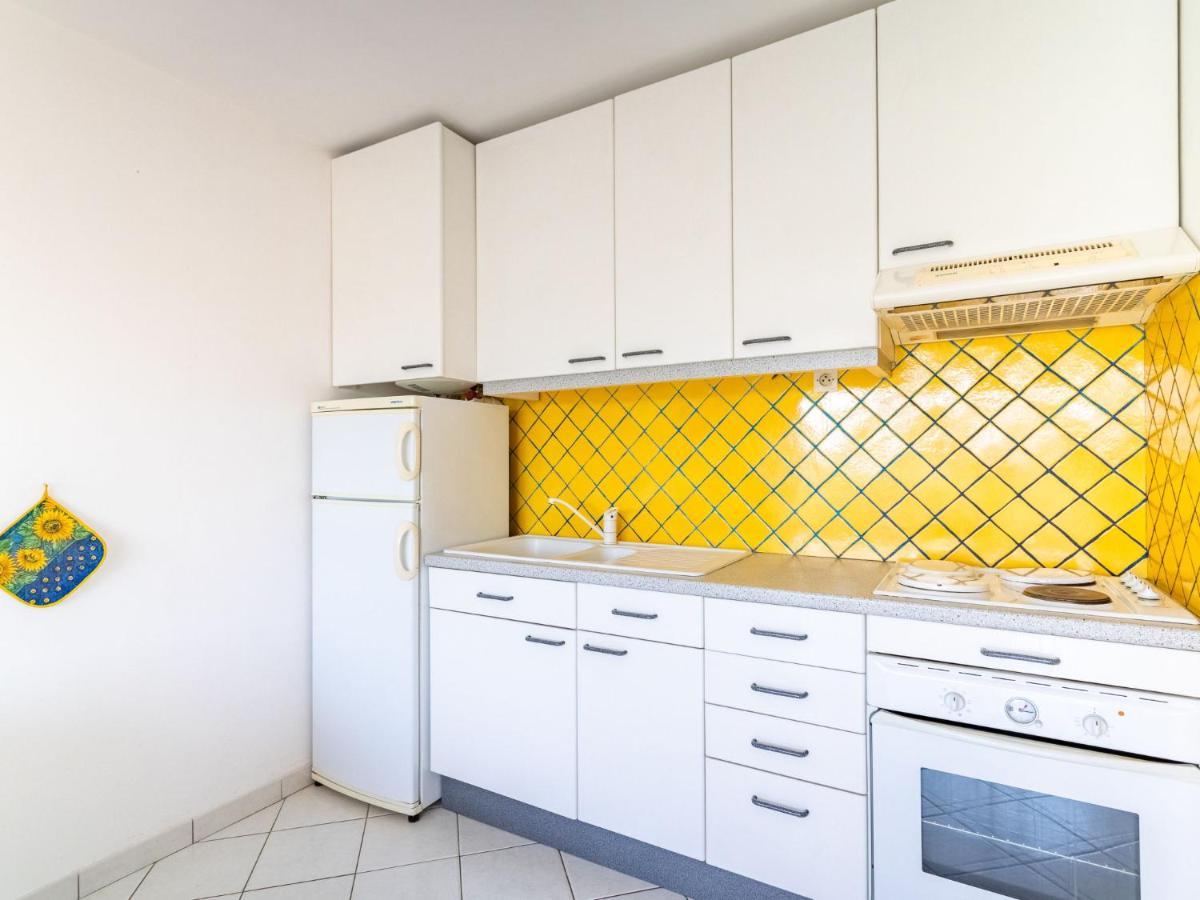 Apartment Les Roses Lauriers By Interhome Le Lavandou Exterior photo